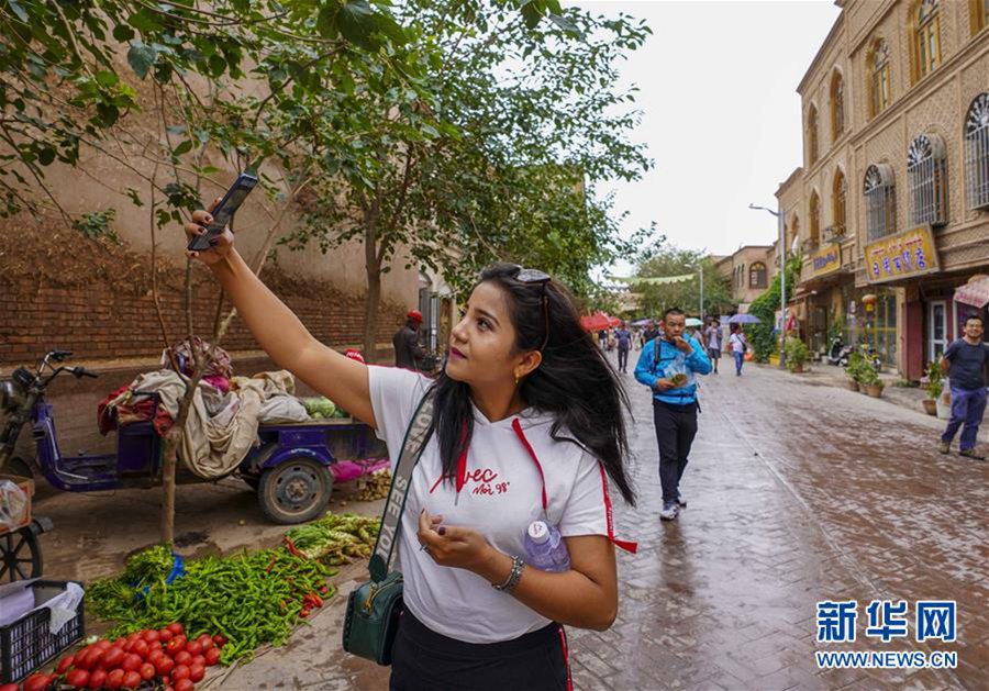 7? 7?, ??(喀什)??(古城) ???? ?? ?? ??? ????? ??? ?? ??. [?? ??: ???]