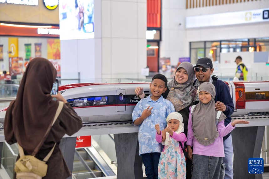 ????-?? ????, ?? ??? 900? ? ??