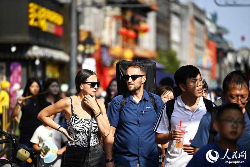 10? 2? ??? ??(前門) ???(大柵欄)? ??? ???? ??? ????? ??? ??. [?? ??: ????/??: ???(祝振強(qiáng))]